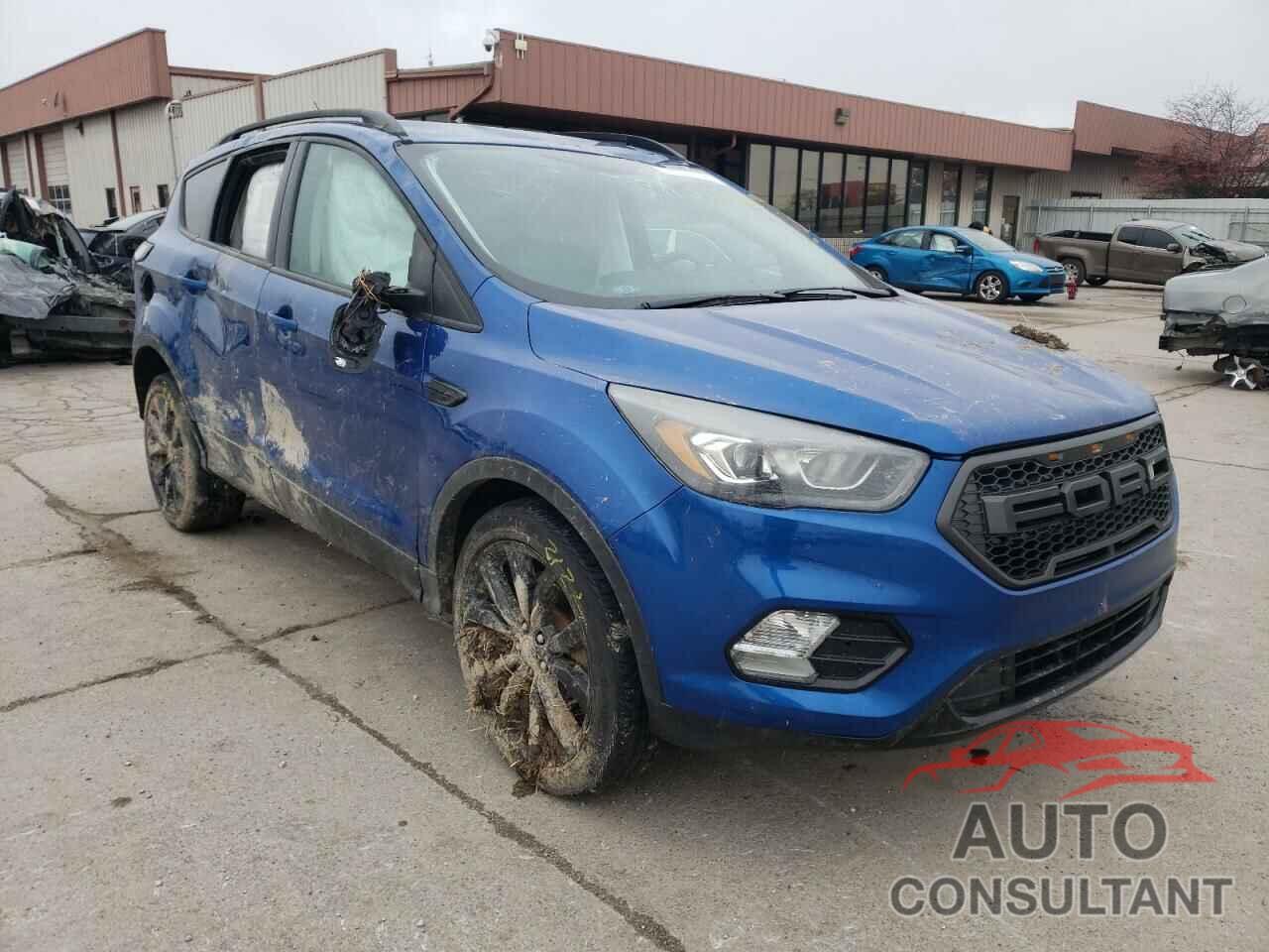 FORD ESCAPE 2017 - 1FMCU0GD1HUC77511