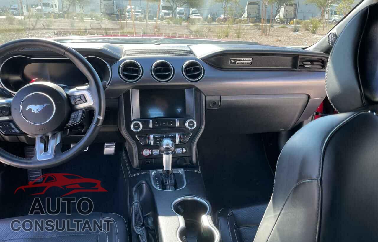 FORD MUSTANG 2020 - 1FATP8UH8L5137966