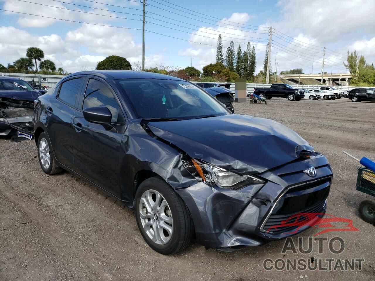 TOYOTA YARIS 2017 - 3MYDLBYV6HY156583