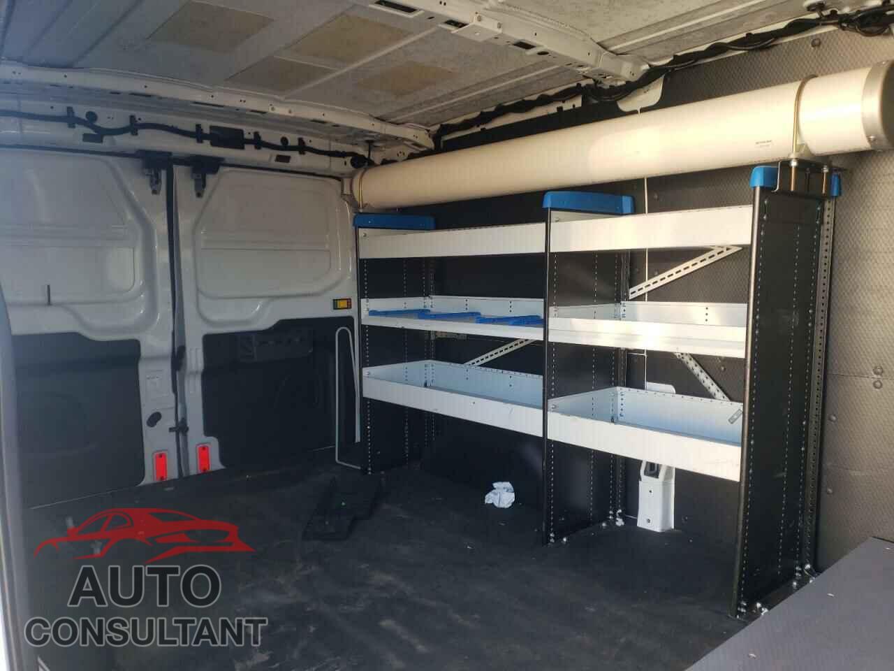 FORD TRANSIT CO 2017 - 1FTYR1YM7HKB22831