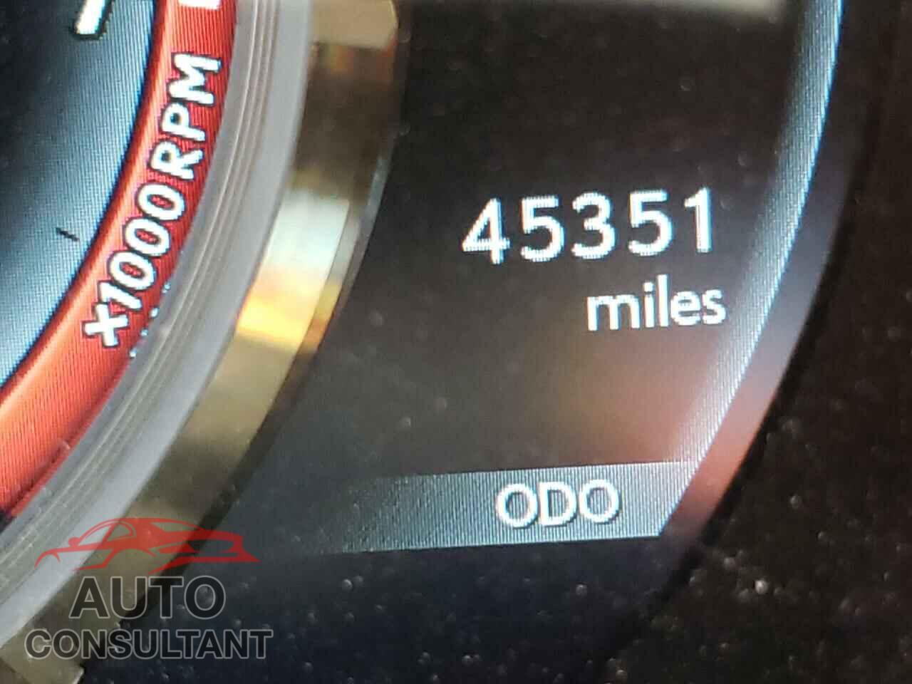 LEXUS IS 2017 - JTHBE1D23H5028853