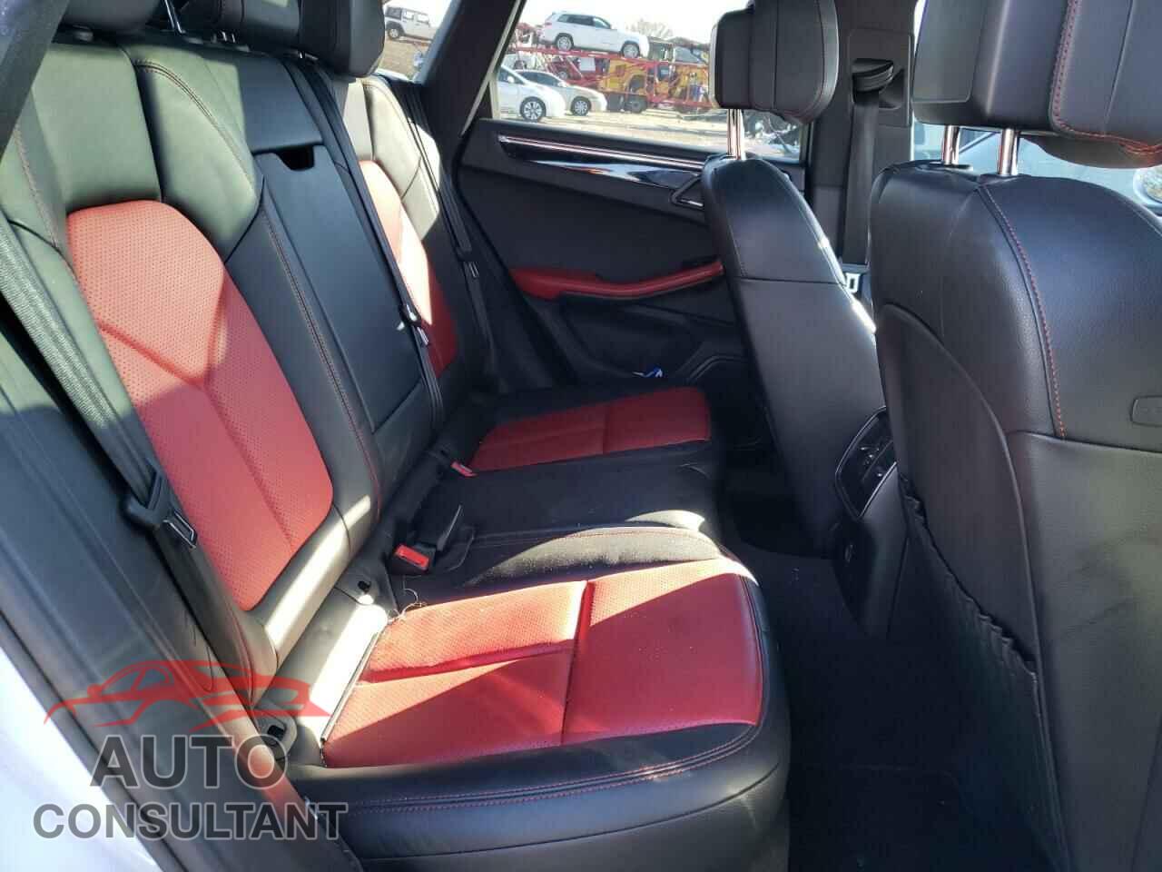 PORSCHE MACAN 2017 - WP1AA2A54HLB08671