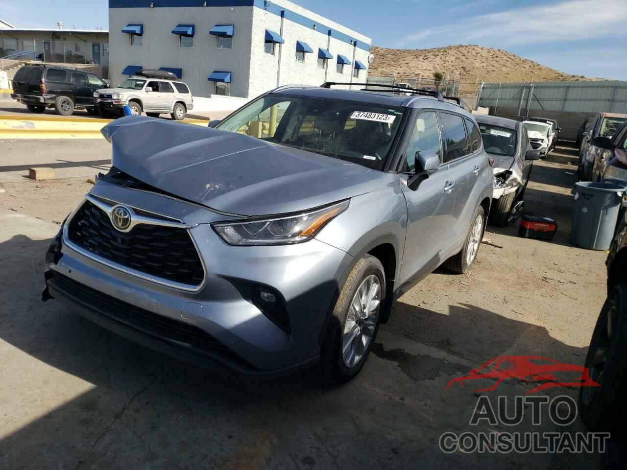 TOYOTA HIGHLANDER 2022 - 5TDDZRBH0NS180745