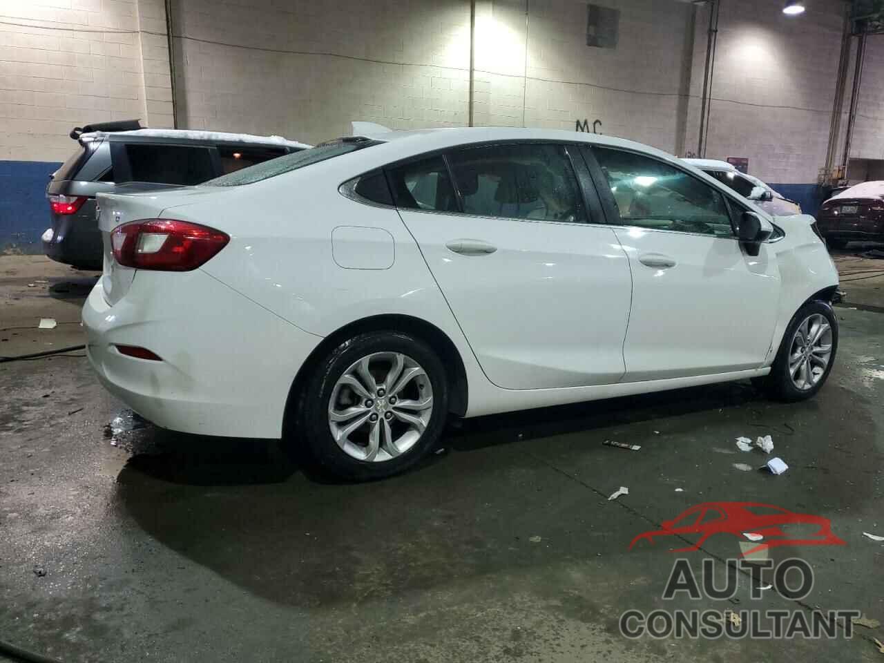 CHEVROLET CRUZE 2019 - 1G1BE5SM5K7117339