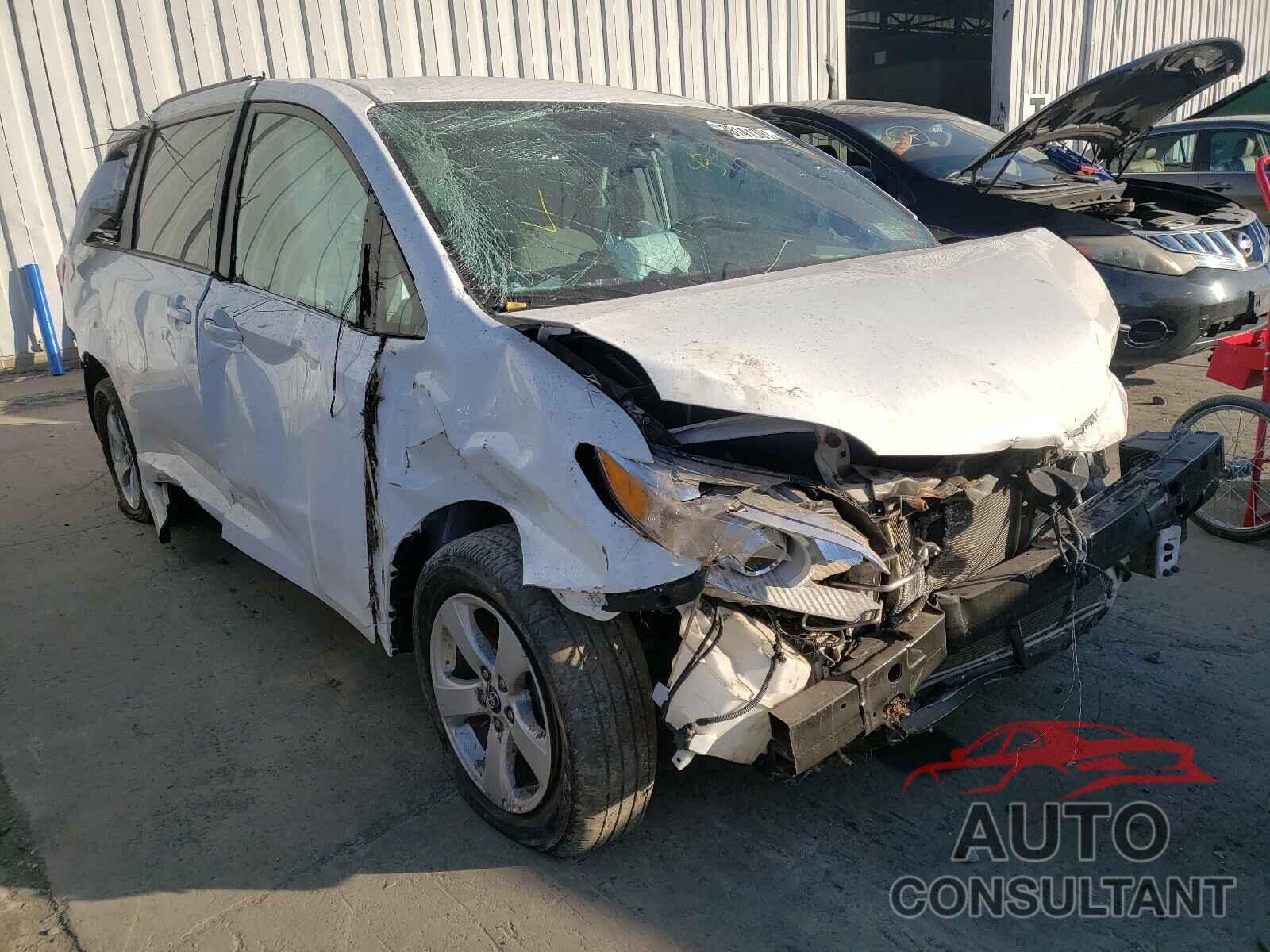 TOYOTA SIENNA 2019 - 5TDKZ3DC1KS007768