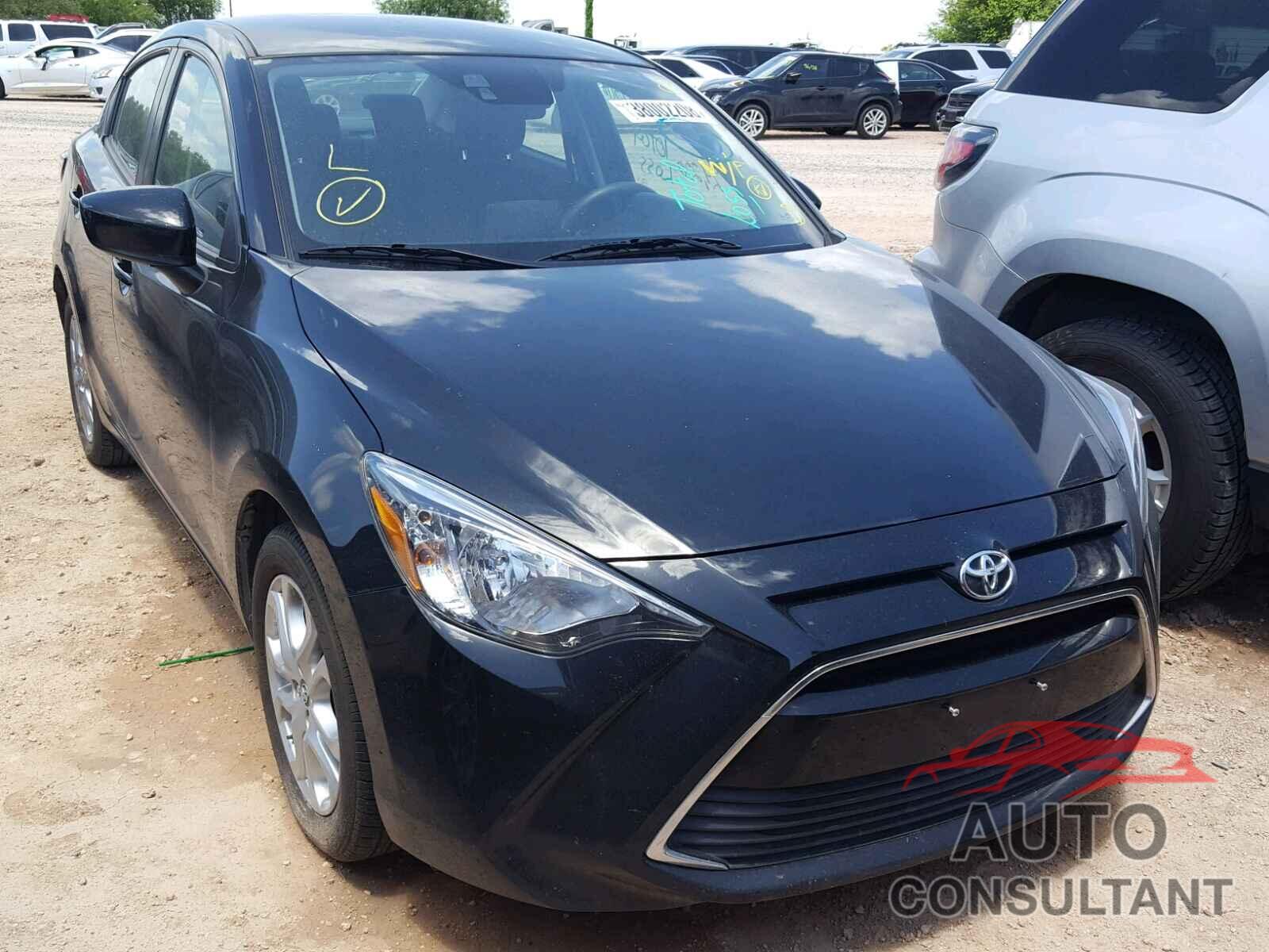 TOYOTA YARIS 2017 - 3MYDLBYV8HY151823