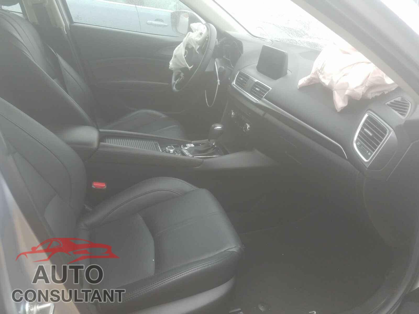 MAZDA 3 2017 - 3MZBN1W3XHM125093
