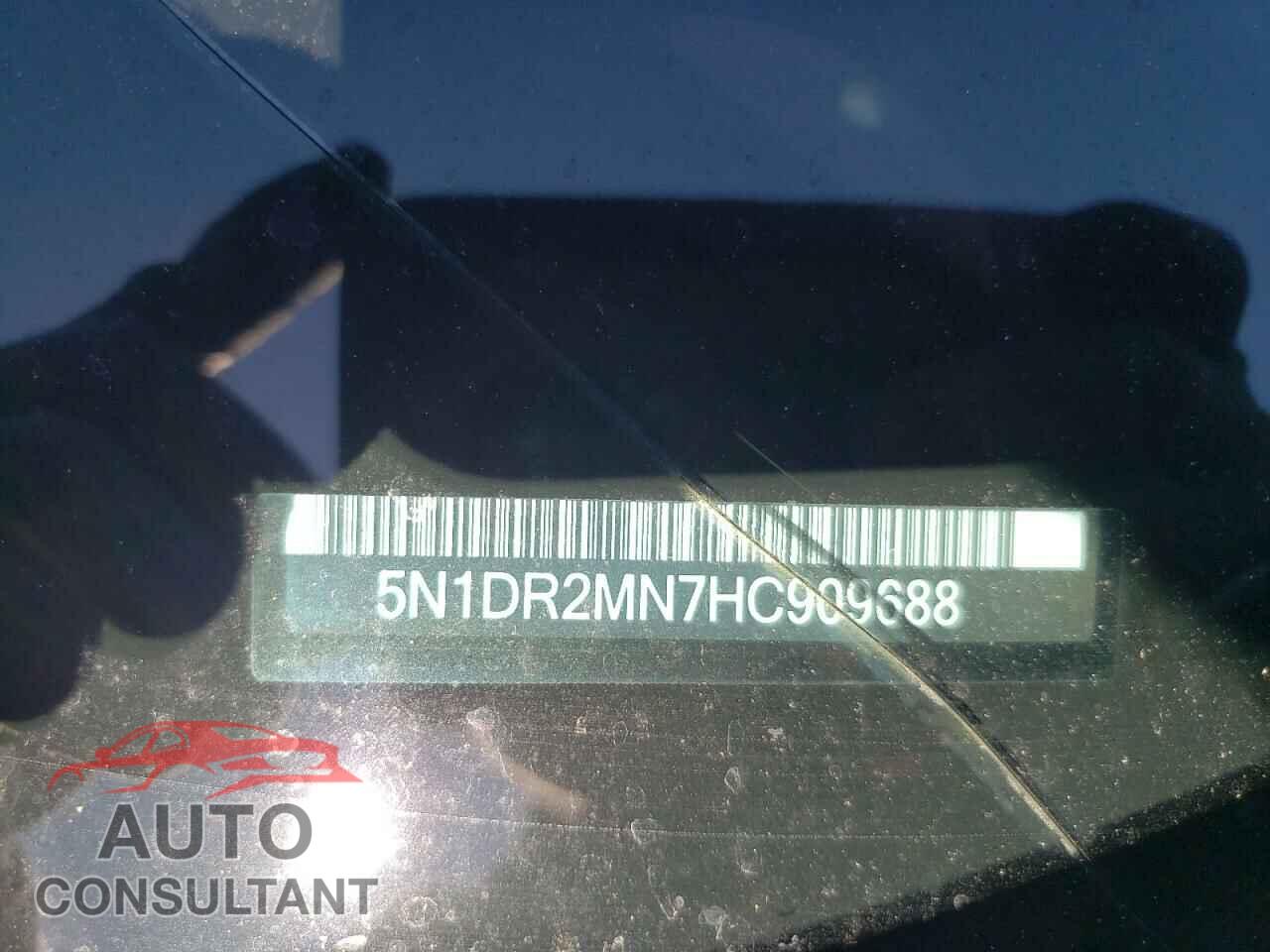 NISSAN PATHFINDER 2017 - 5N1DR2MN7HC909688