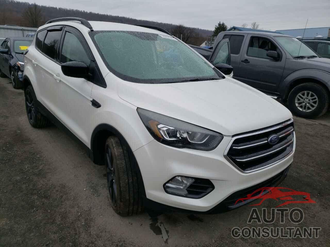 FORD ESCAPE 2017 - 1FMCU9GD9HUC58760