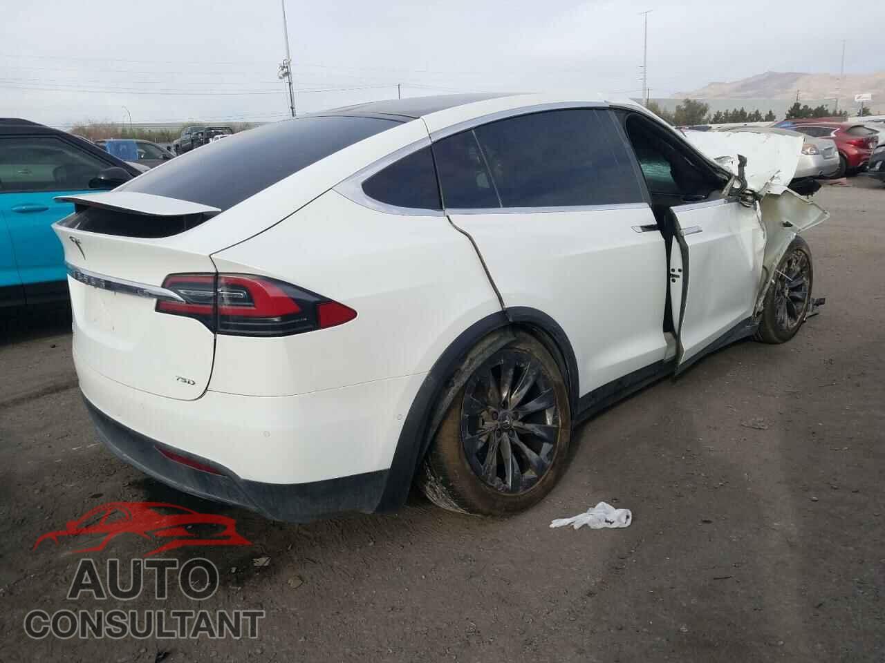 TESLA MODEL X 2018 - 5YJXCAE25JF090464