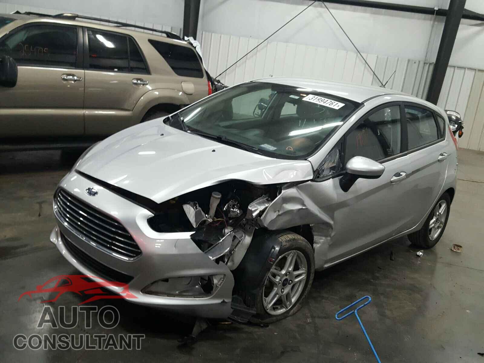 FORD FIESTA 2018 - 3FADP4EJ5JM110648