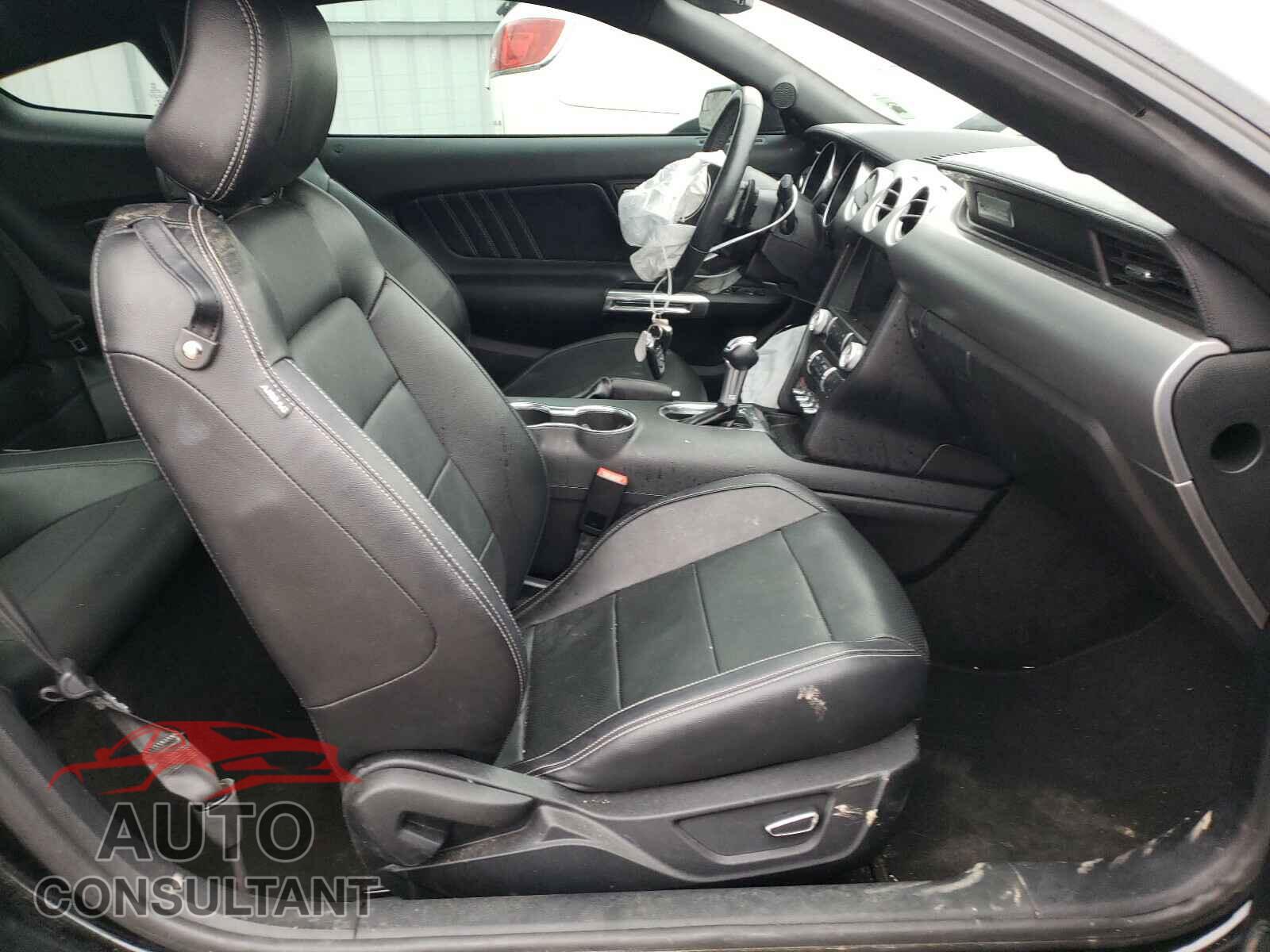 FORD MUSTANG 2018 - 1FA6P8TH9J5121027