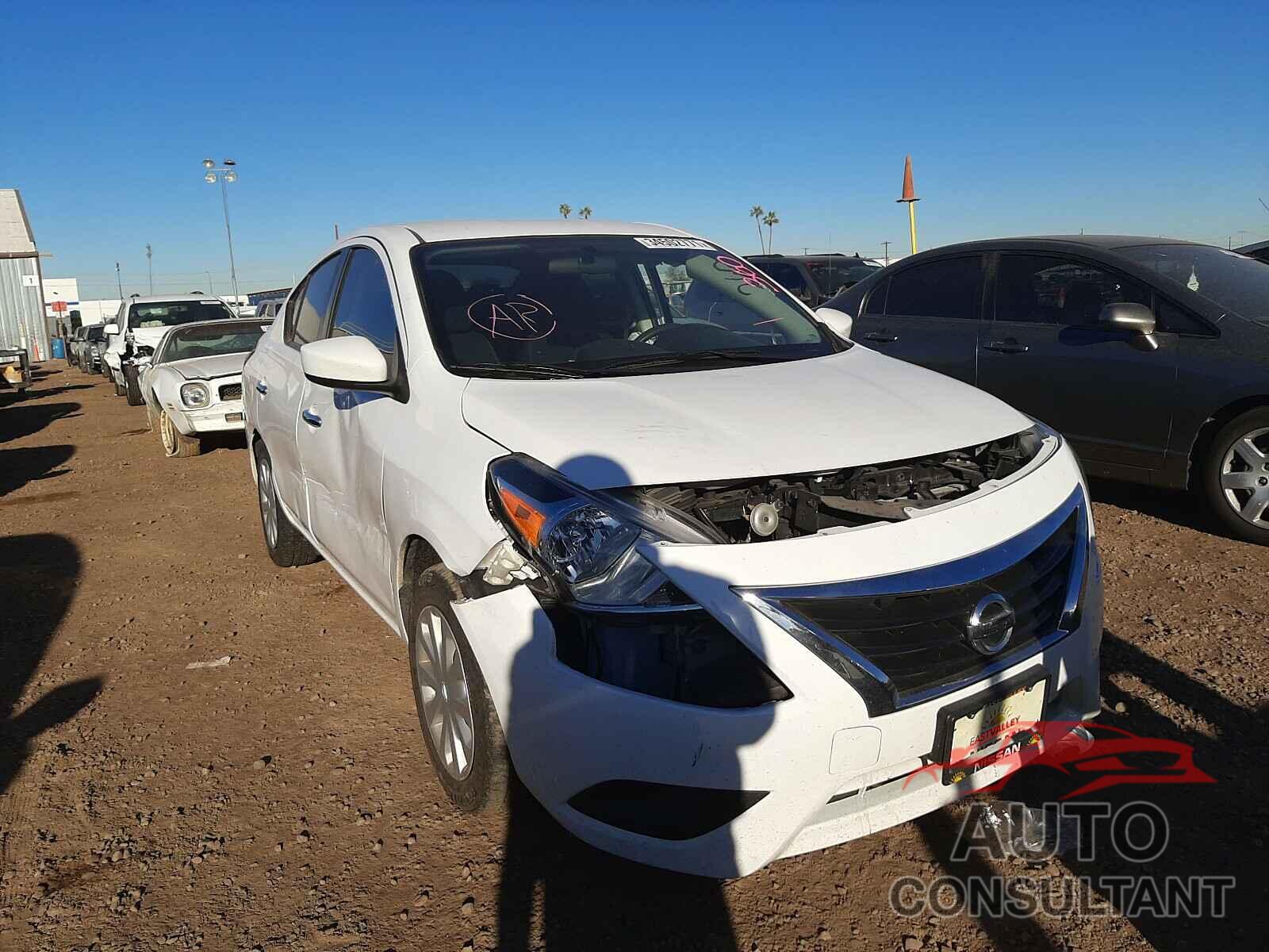 NISSAN VERSA 2018 - 3N1CN7AP4JL854399