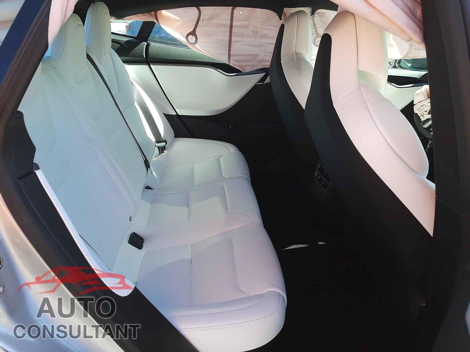 TESLA MODEL S 2018 - 5YJSA1E23JF258439