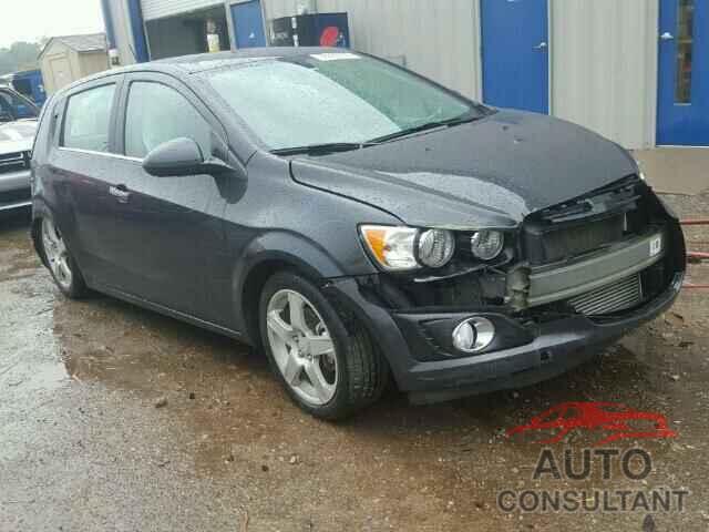 CHEVROLET SONIC 2015 - 1G1JE6SB5F4101973