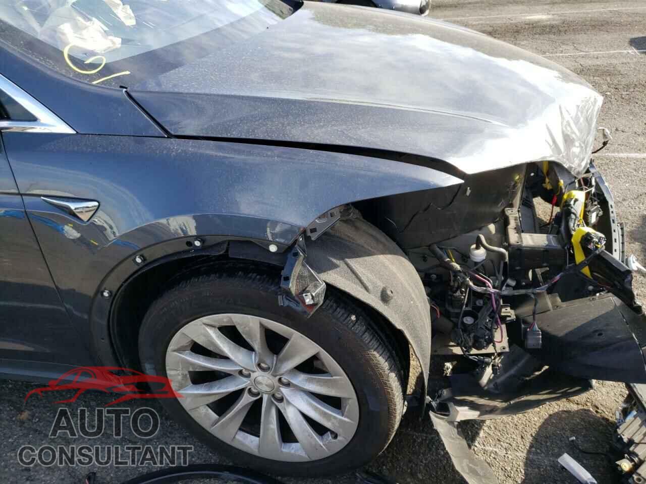 TESLA MODEL X 2017 - 5YJXCDE25HF055452