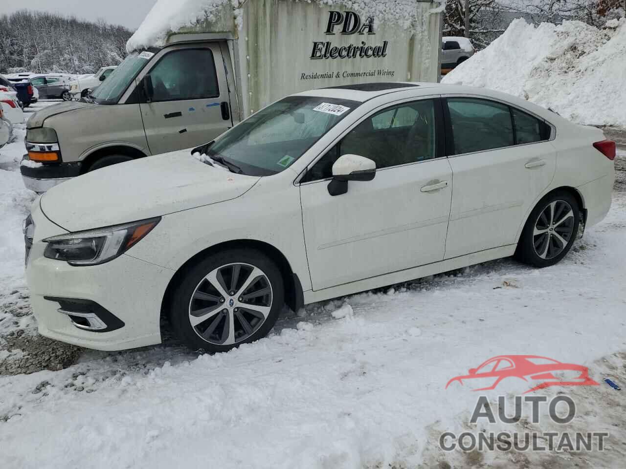 SUBARU LEGACY 2018 - 4S3BNAN68J3007744