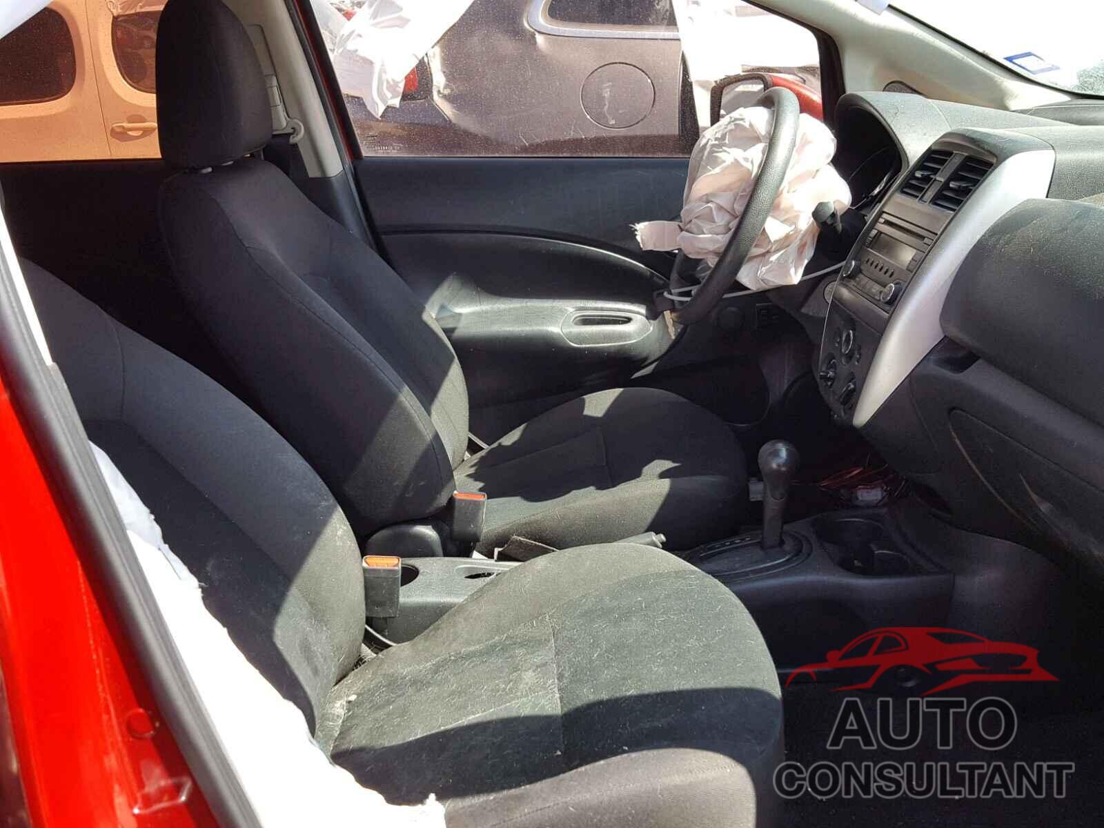 NISSAN VERSA 2015 - 3N1CE2CP6FL390569