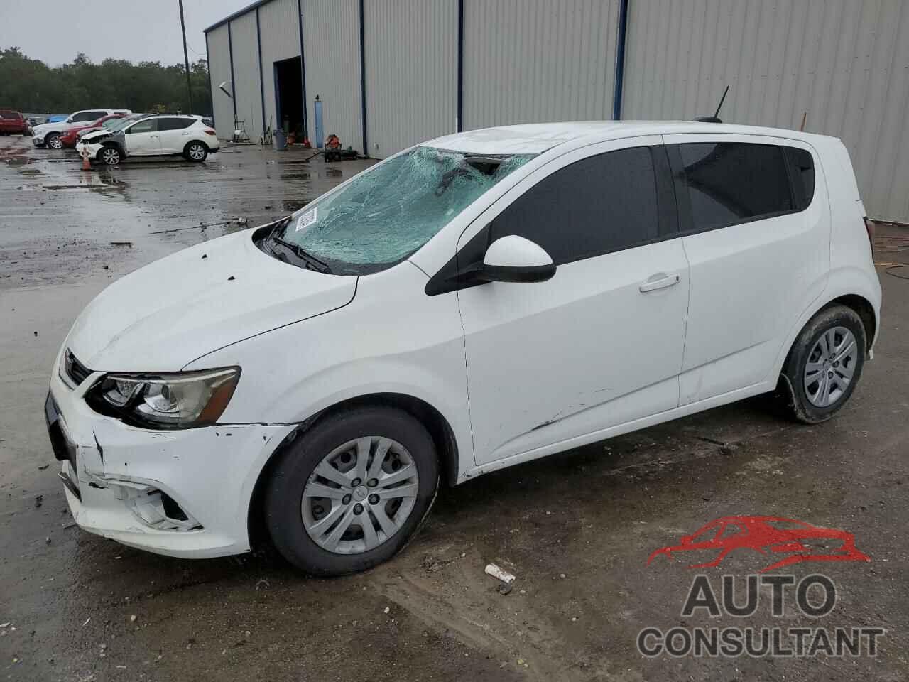 CHEVROLET SONIC 2017 - 1G1JG6SH6H4163447