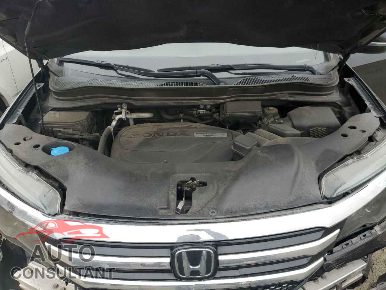 HONDA PILOT 2017 - 5FNYF6H98HB065232