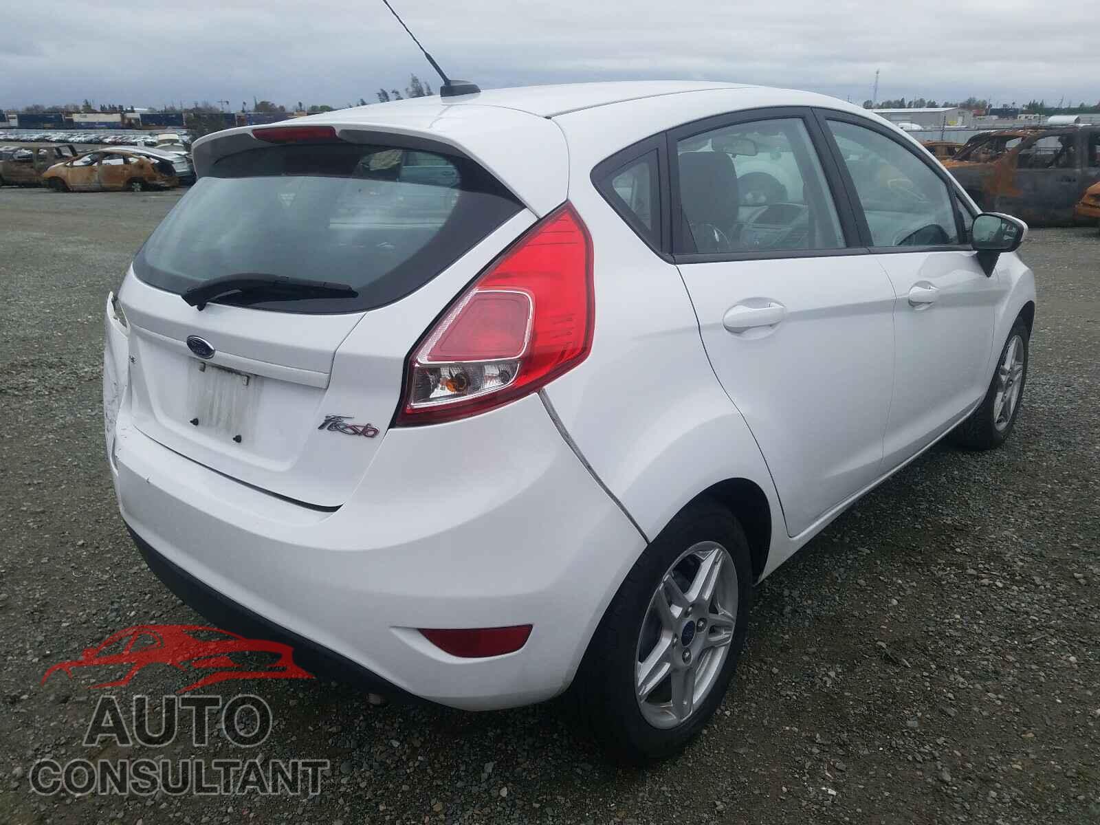 FORD FIESTA 2017 - 3FADP4EJ9HM131934