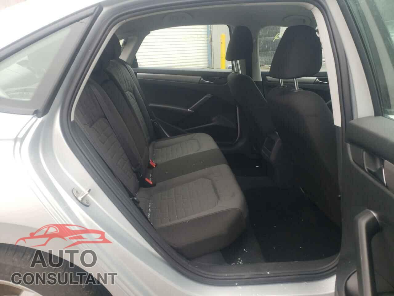 VOLKSWAGEN PASSAT 2021 - 1VWAA7A30MC014971