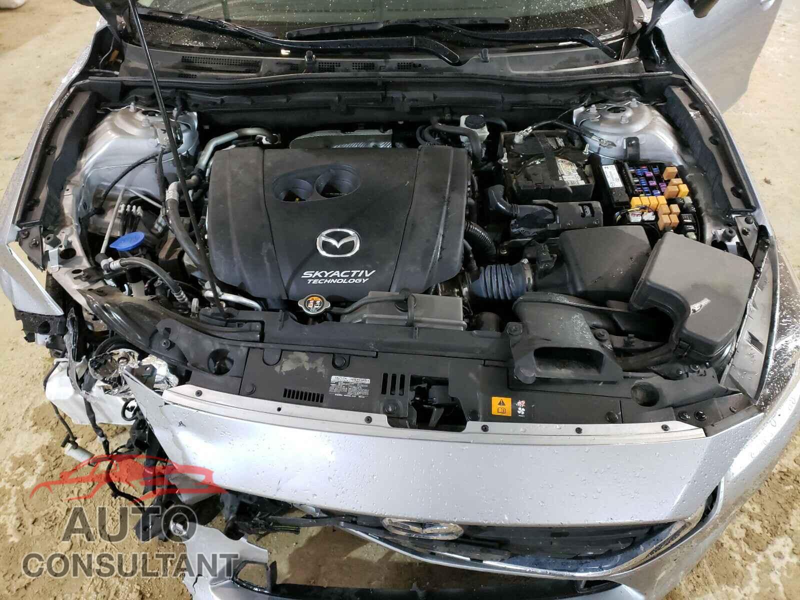 MAZDA 3 2017 - 3MZBN1V76HM107596