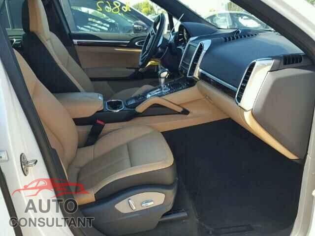 PORSCHE CAYENNE 2016 - WP1AA2A29GLA00681
