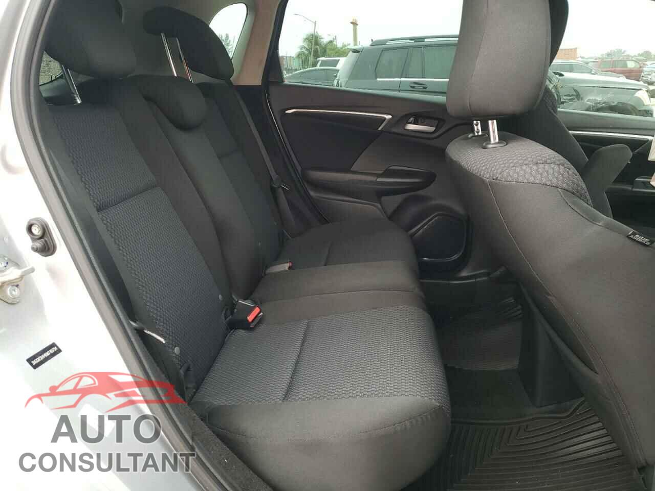 HONDA FIT 2019 - 3HGGK5H44KM740794