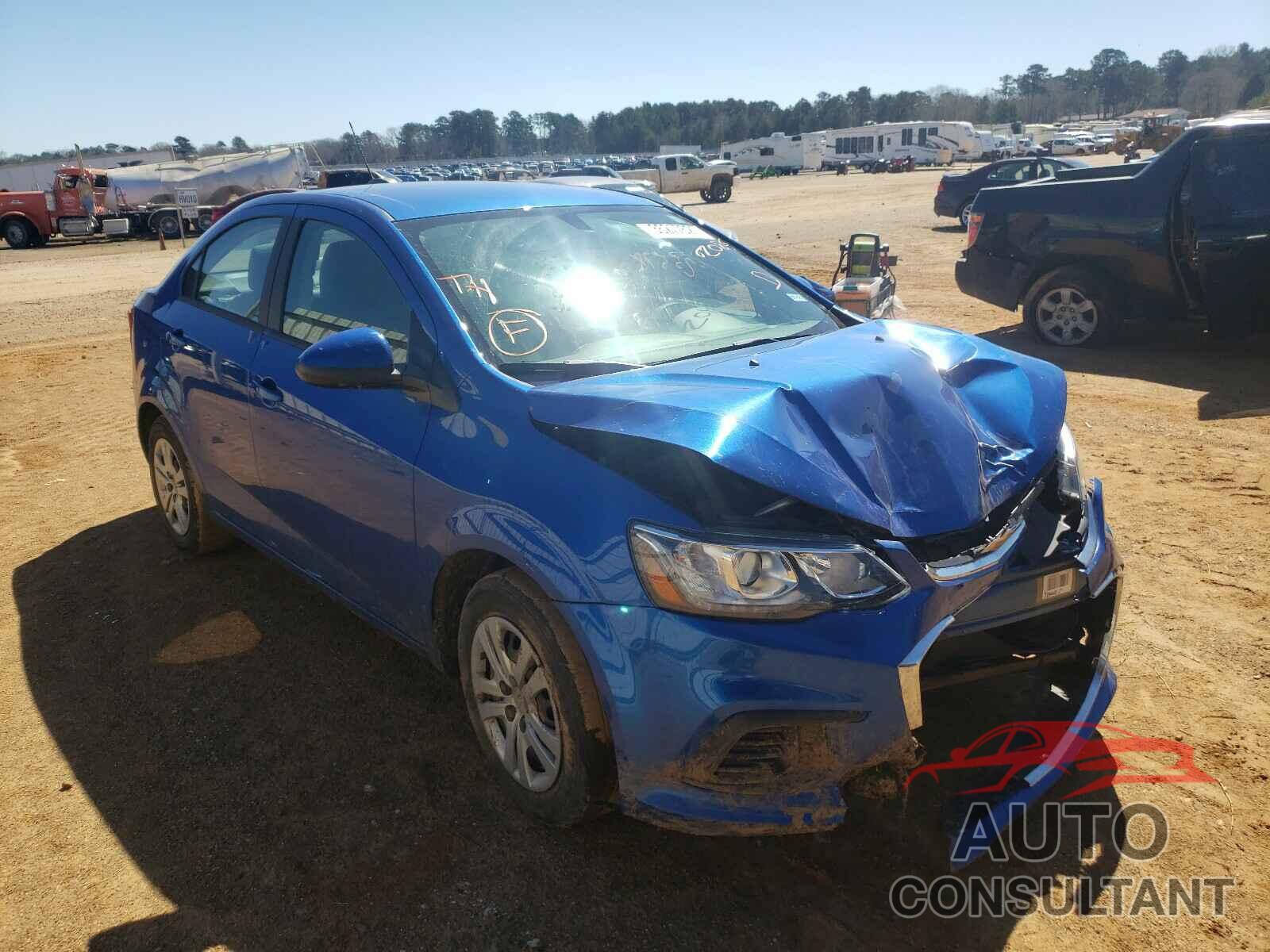 CHEVROLET SONIC 2018 - 1G1JB5SH3J4102085