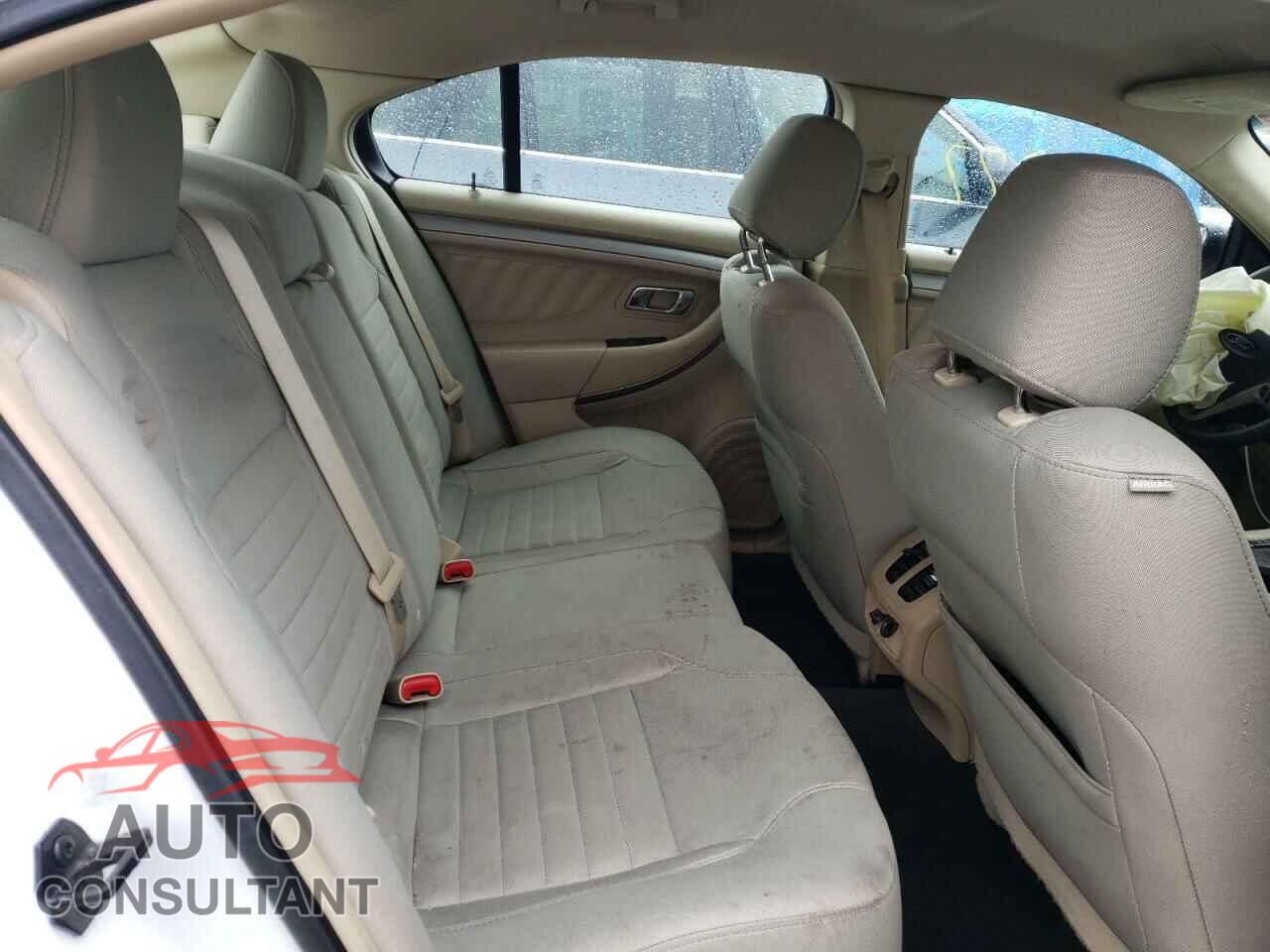 FORD TAURUS 2018 - 1FAHP2D89JG110103