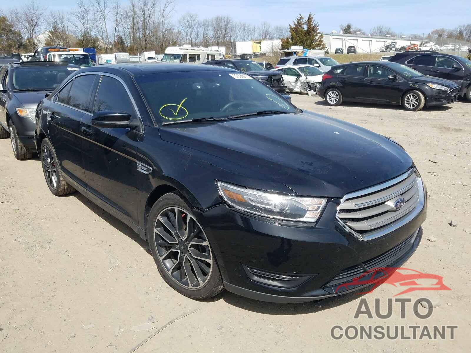 FORD TAURUS 2018 - 1FAHP2E84JG105020