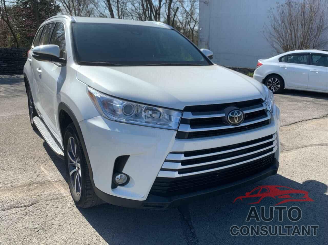 TOYOTA HIGHLANDER 2018 - 5TDKZRFH2JS542893
