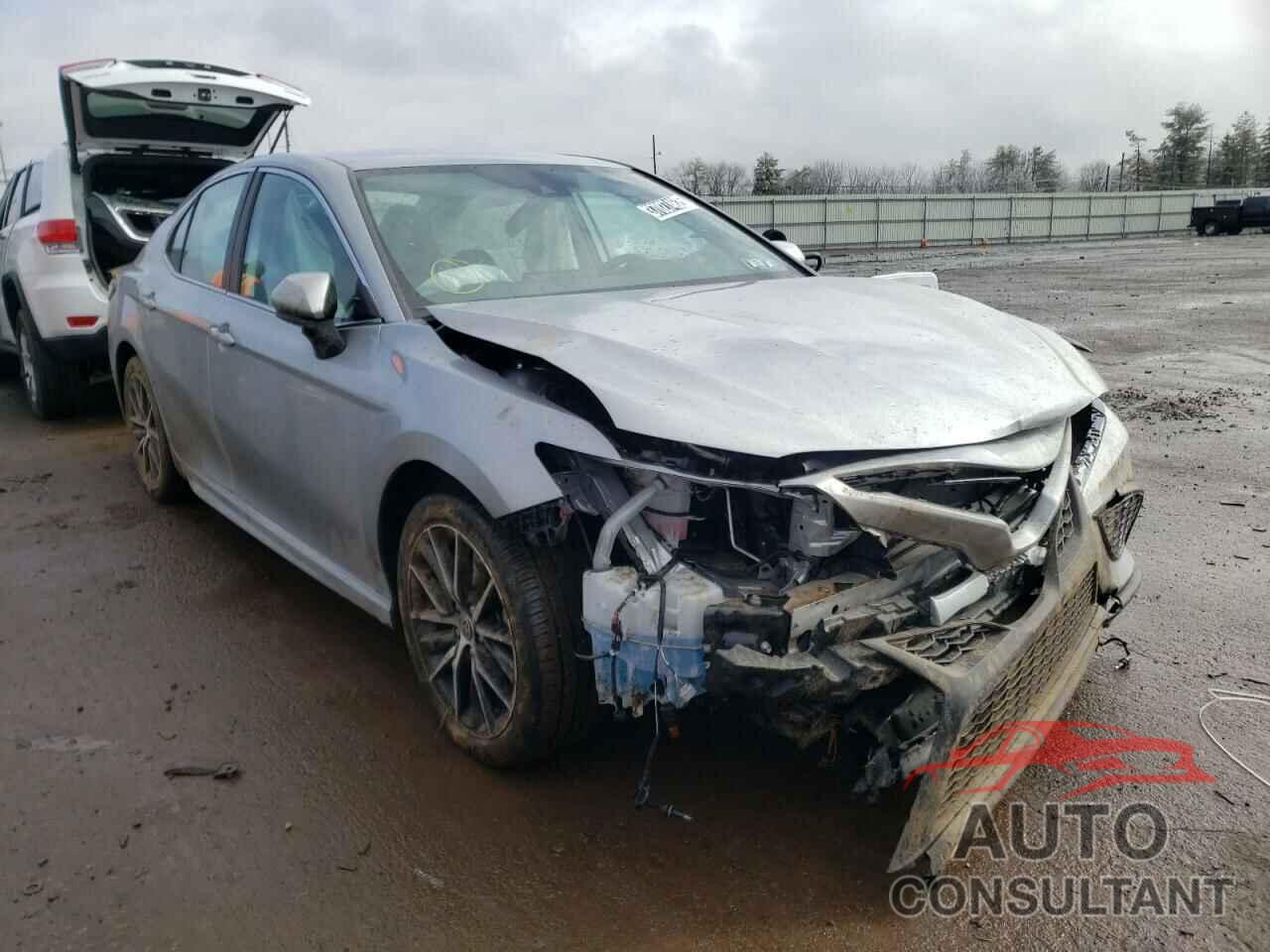 TOYOTA CAMRY 2021 - 4T1G11AK5MU560995
