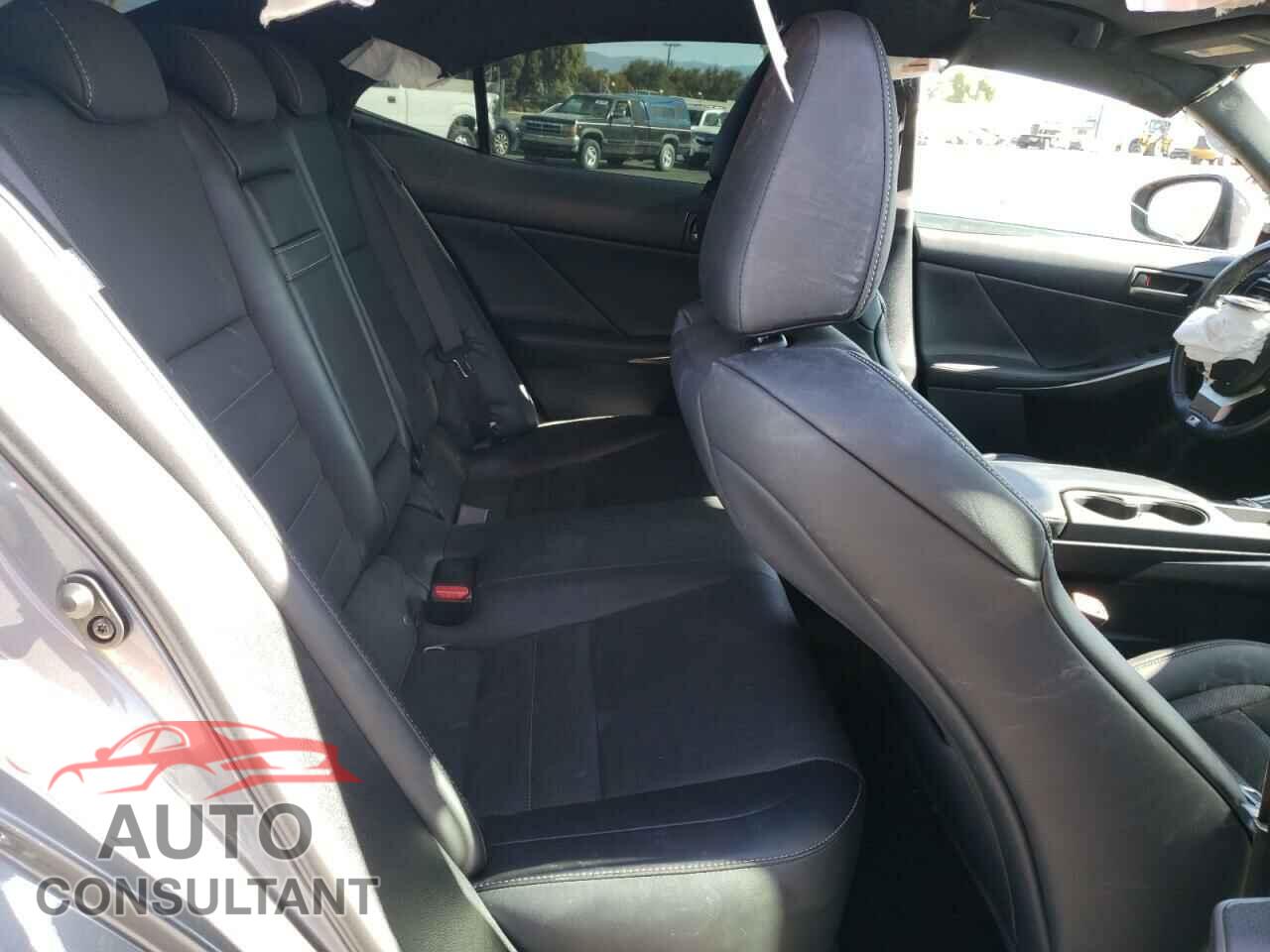 LEXUS IS 2018 - JTHBA1D29J5074267