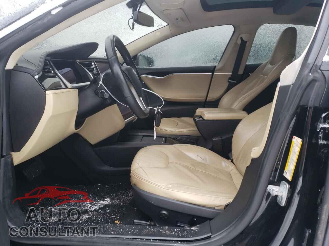 TESLA MODEL S 2013 - 5YJSA1CN0DFP10008