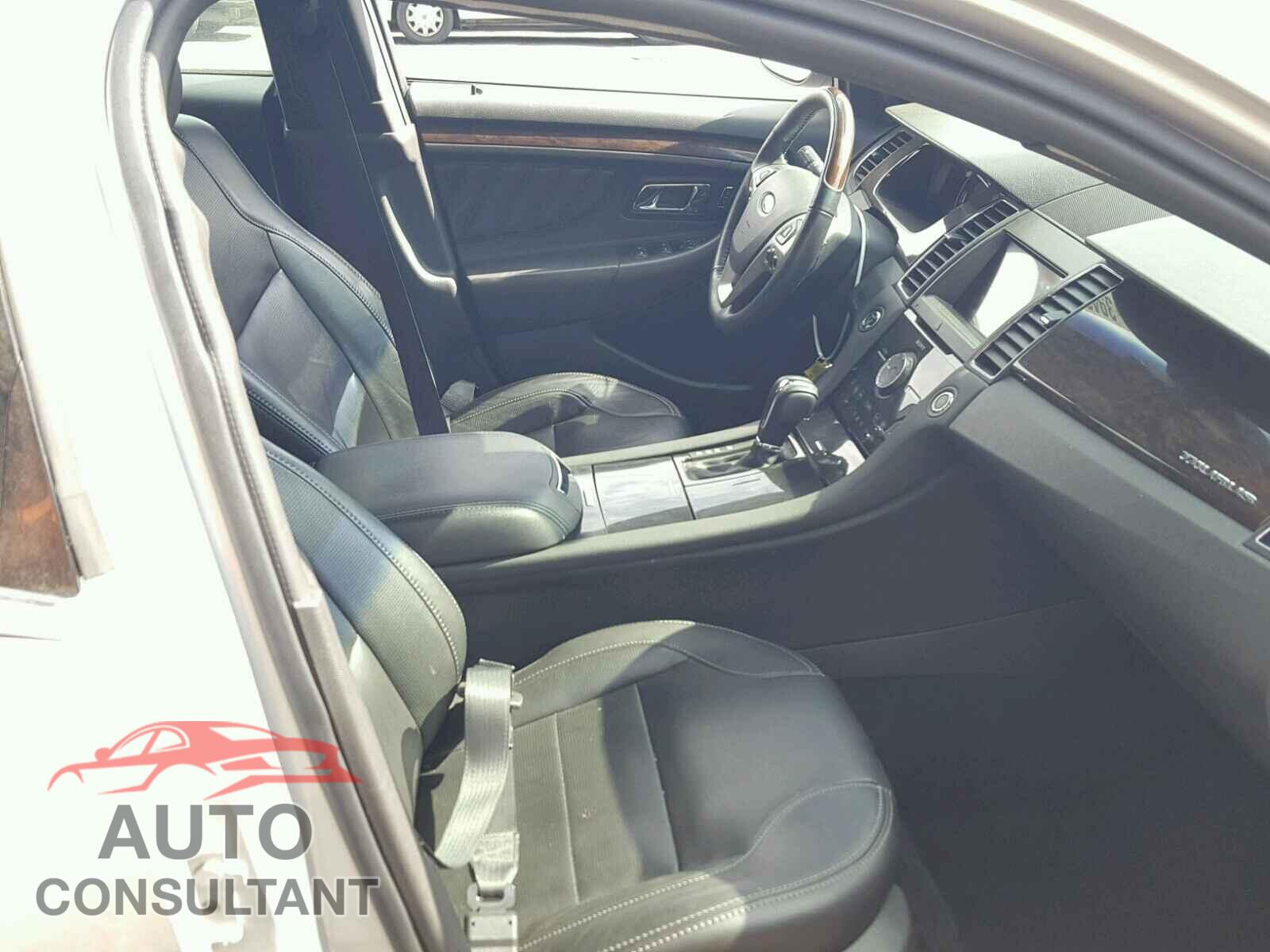 FORD TAURUS 2017 - 1FAHP2F82HG120804