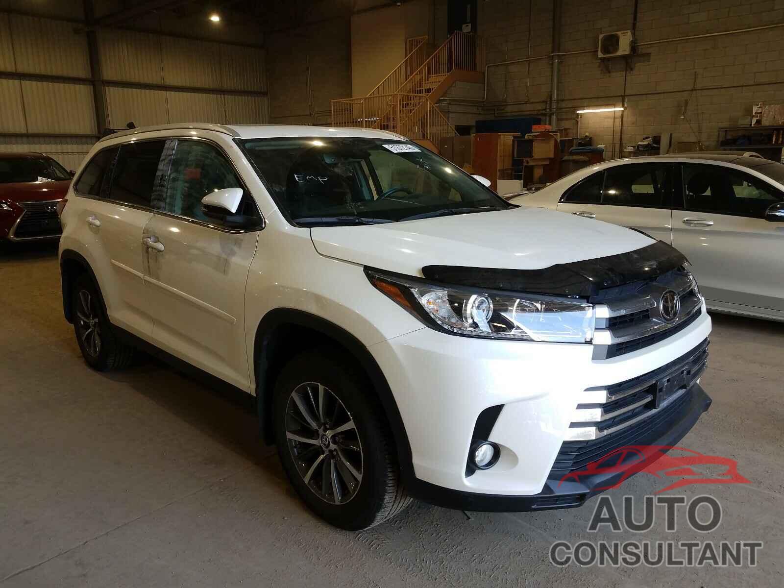 TOYOTA HIGHLANDER 2019 - 5TDJZRFH1KS584811