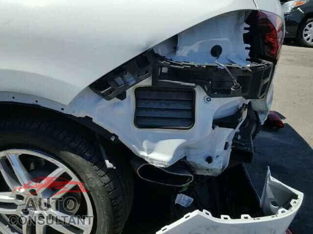 PORSCHE CAYENNE 2016 - WP1AA2A22GLA05253