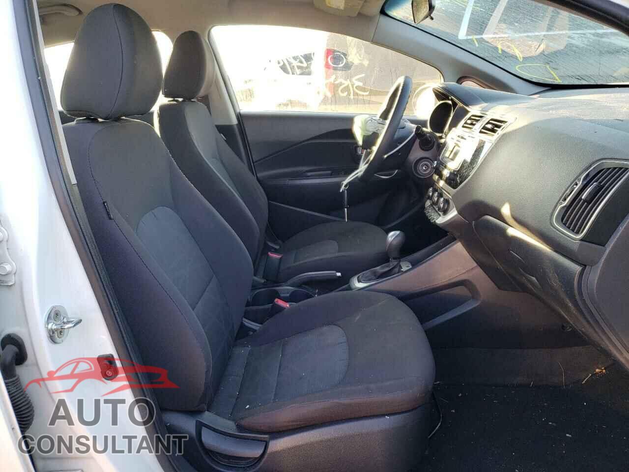 KIA RIO 2017 - KNADM4A35H6021082
