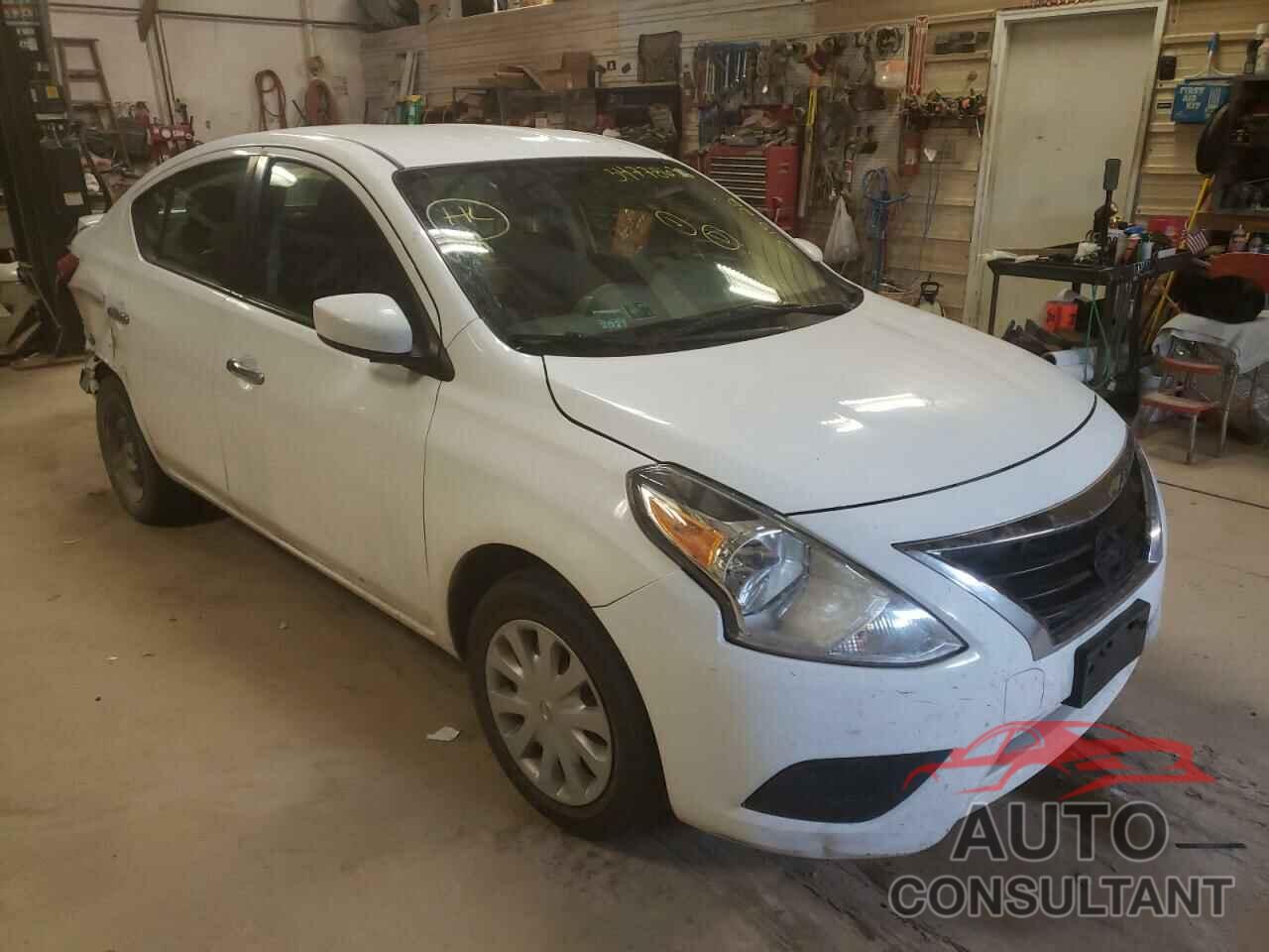 NISSAN VERSA 2018 - 3N1CN7AP8JL814441
