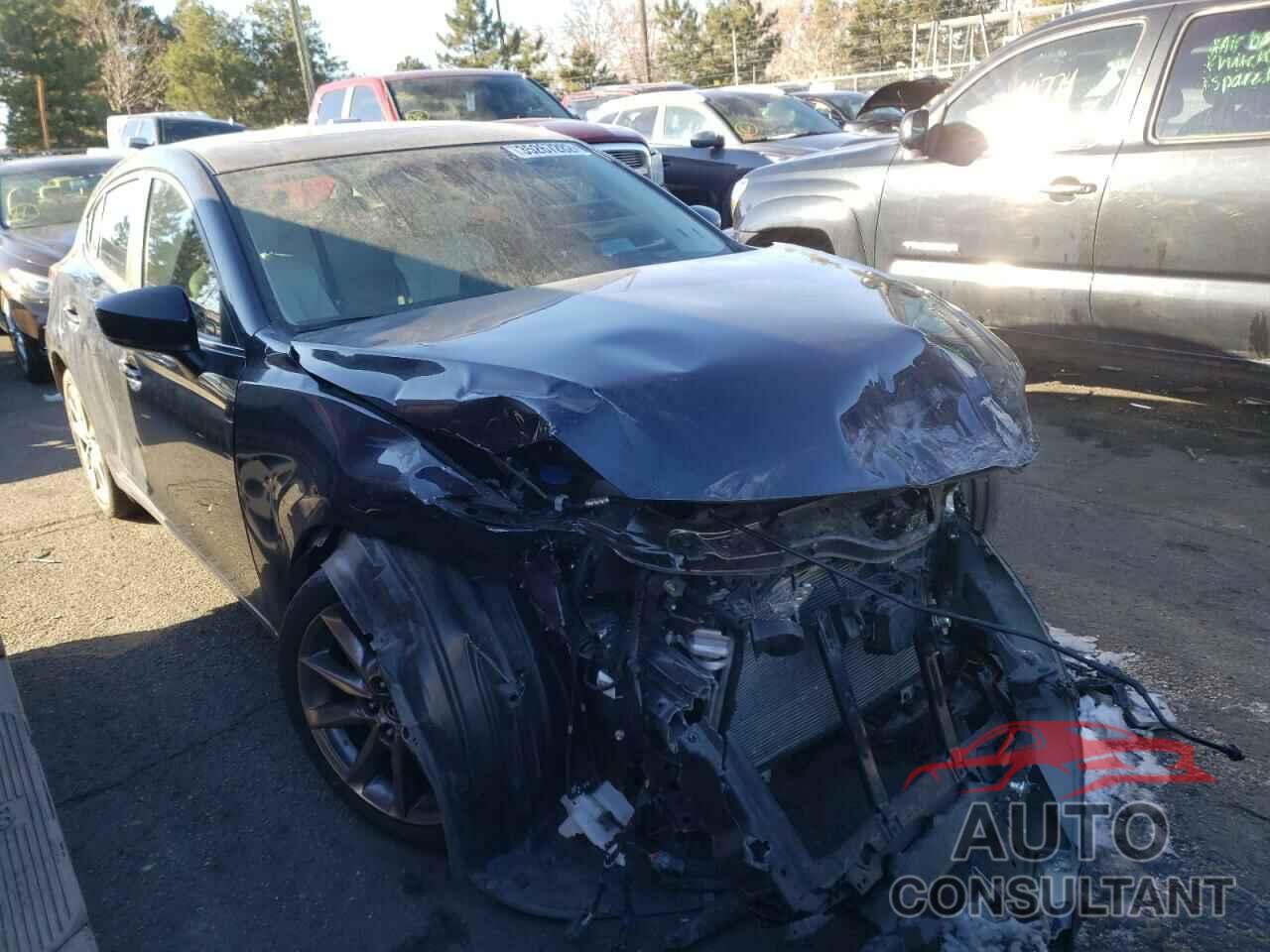 MAZDA 3 2018 - 3MZBN1M37JM178682