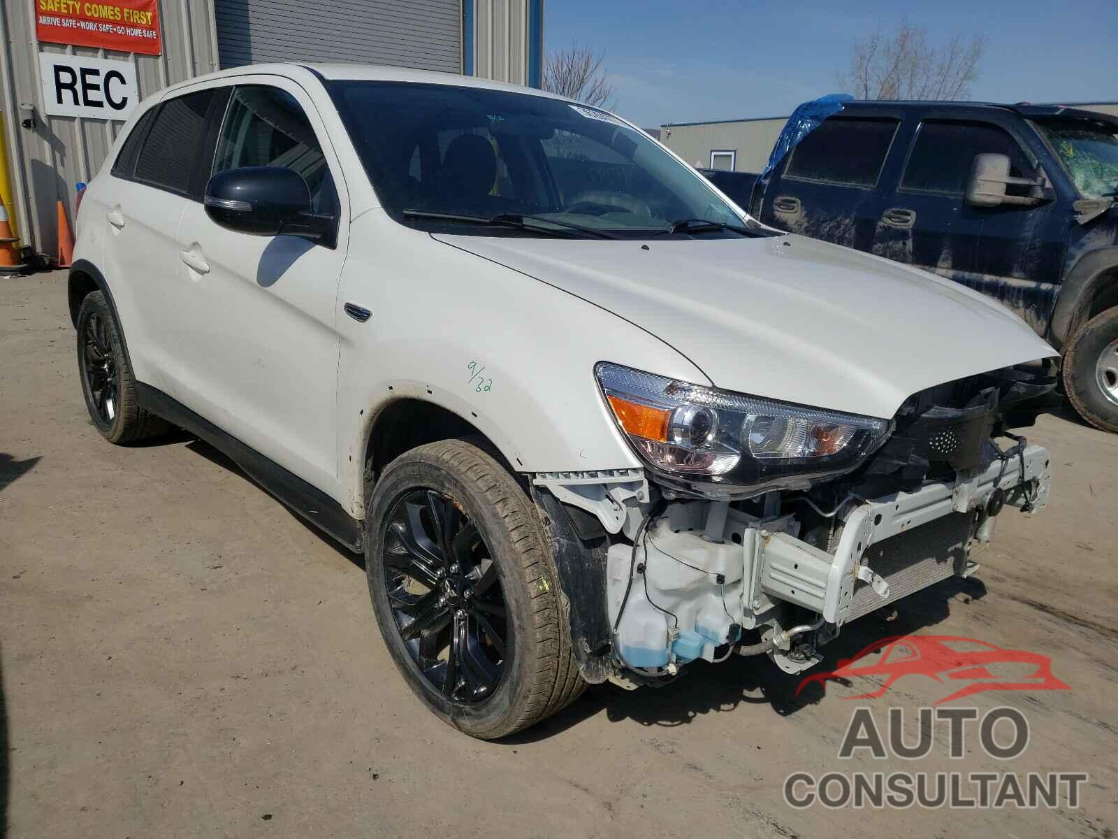 MITSUBISHI OUTLANDER 2018 - JA4AR3AU4JZ025083