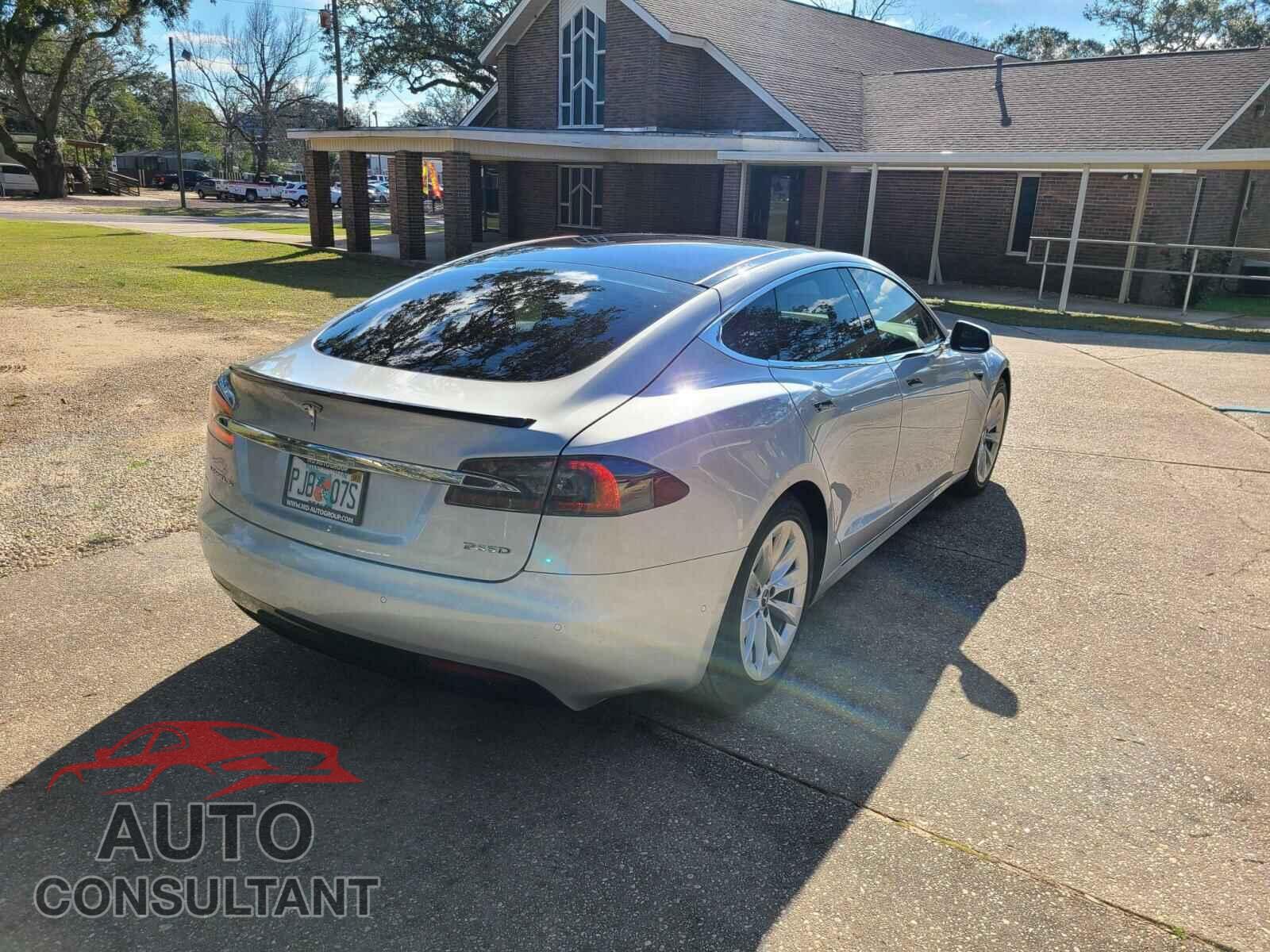 TESLA MODEL S 2017 - 5YJSA1E24HF175984
