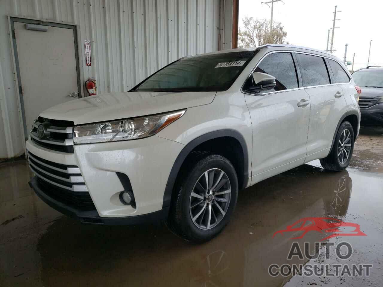 TOYOTA HIGHLANDER 2018 - 5TDKZRFH8JS539996