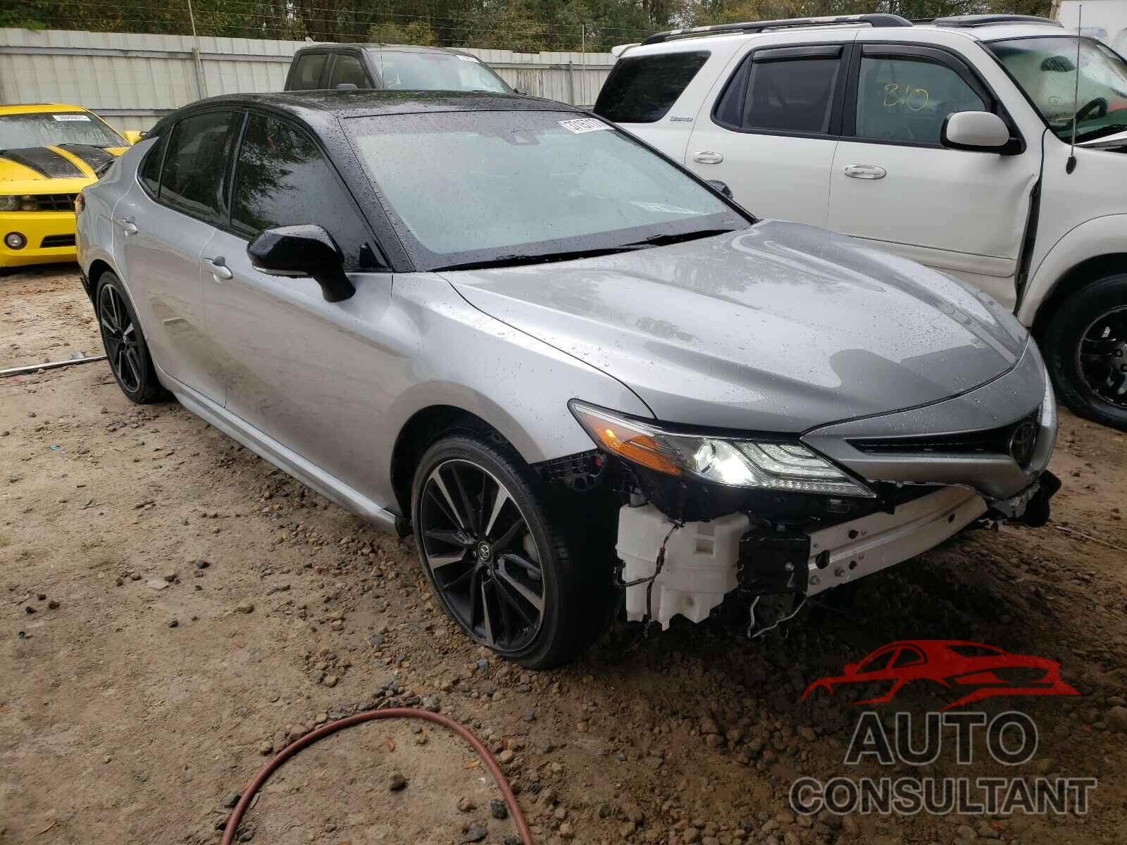 TOYOTA CAMRY 2018 - 4T1B61HK9JU065843