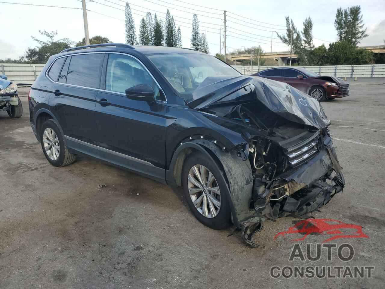 VOLKSWAGEN TIGUAN 2018 - 3VV2B7AX7JM062521