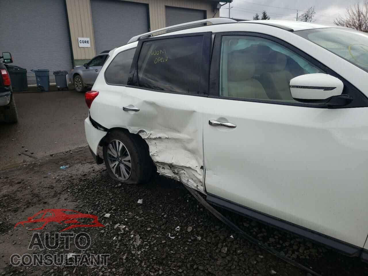 NISSAN PATHFINDER 2017 - 5N1DR2MM0HC686076