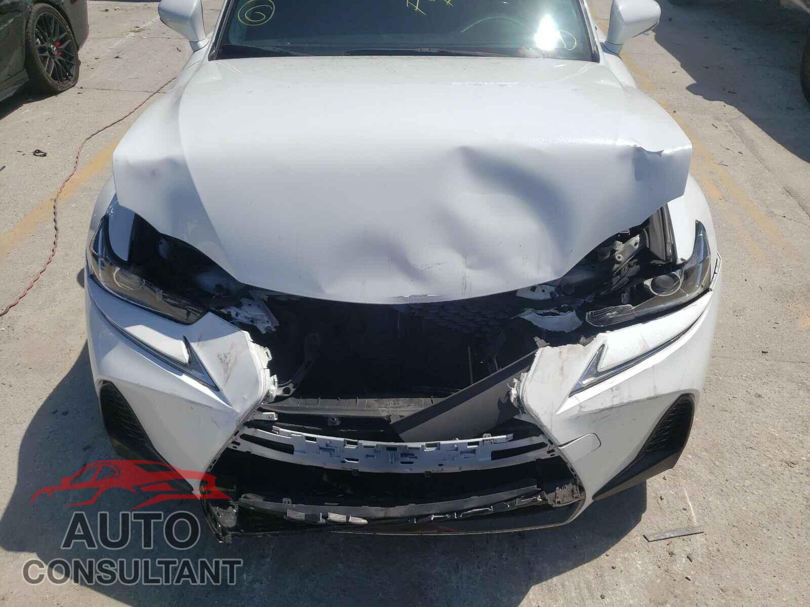 LEXUS IS 2017 - JTHBA1D23H5042652