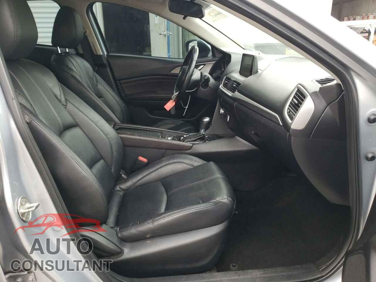 MAZDA 3 2017 - 3MZBN1V78HM108684